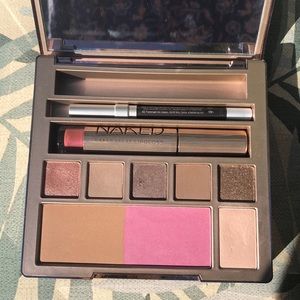 Urban Decay Naked On the Run Palette